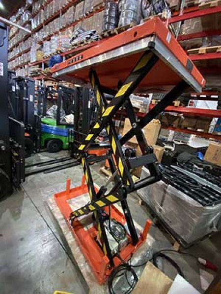 Подъемный стол YLF4003 1000x2000 4000 кг HV Market
