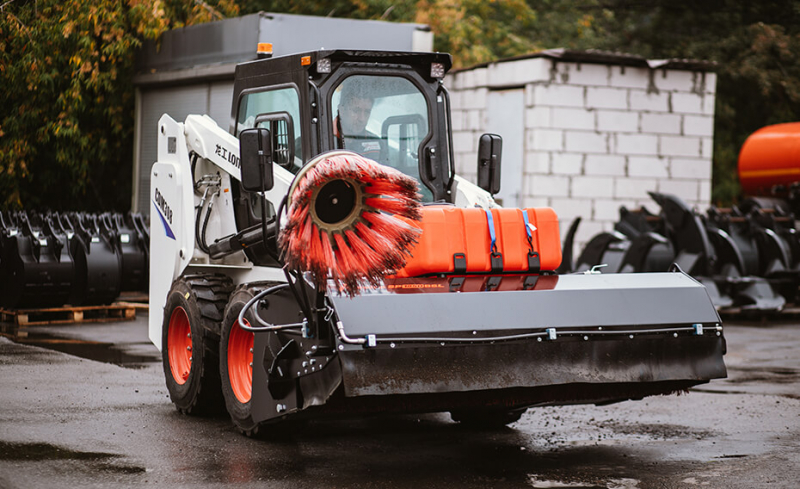 Щетка дорожная коммунальная Impulse SP1850BSL с бункером, системой орошения и бордюрной щеткой HV Market
