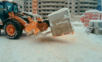 Вилы откидные паллетные Impulse PF2000 на ковш CAT 434-4 HV Market