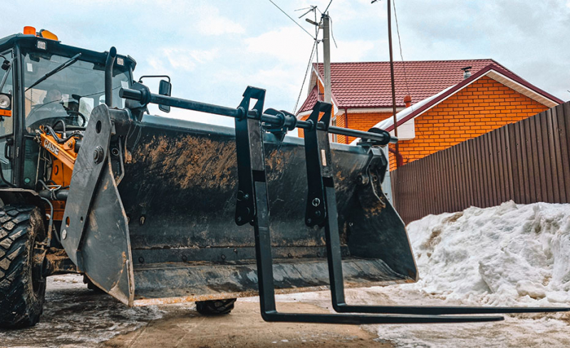Вилы откидные паллетные Impulse PF2000 на ковш CAT 434-4 HV Market