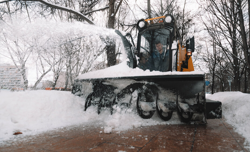 Шнекороторный снегоочиститель Impulse SR1850 на мини-погрузчик JCB HV Market