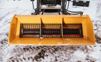 Пескоразбрасыватель Delta SM2000 на мини-погрузчики ANT HV Market