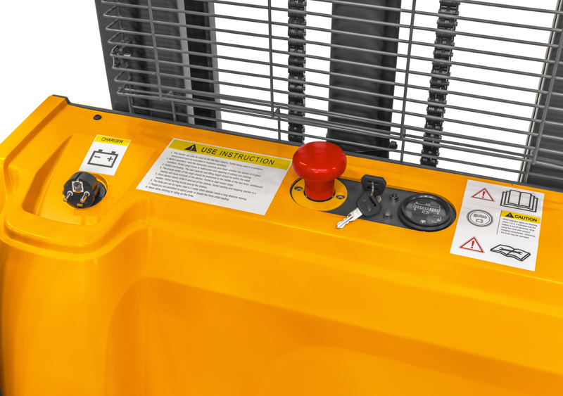 Штабелер электрический самоходный CDD15R-E (1500 кг, 3 м, 24В / 125Ач) SMARTLIFT (SMART)