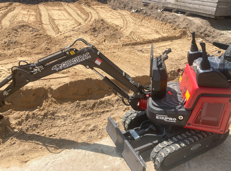 Мини-экскаватор QUADTRAC E13J PRO HV Market