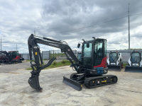 Мини-экскаватор QUADTRAC E40 PRO (4т, кабина, A/C, квикаплер, бур, 3 ковша. Гидравлический прижим) HV Market