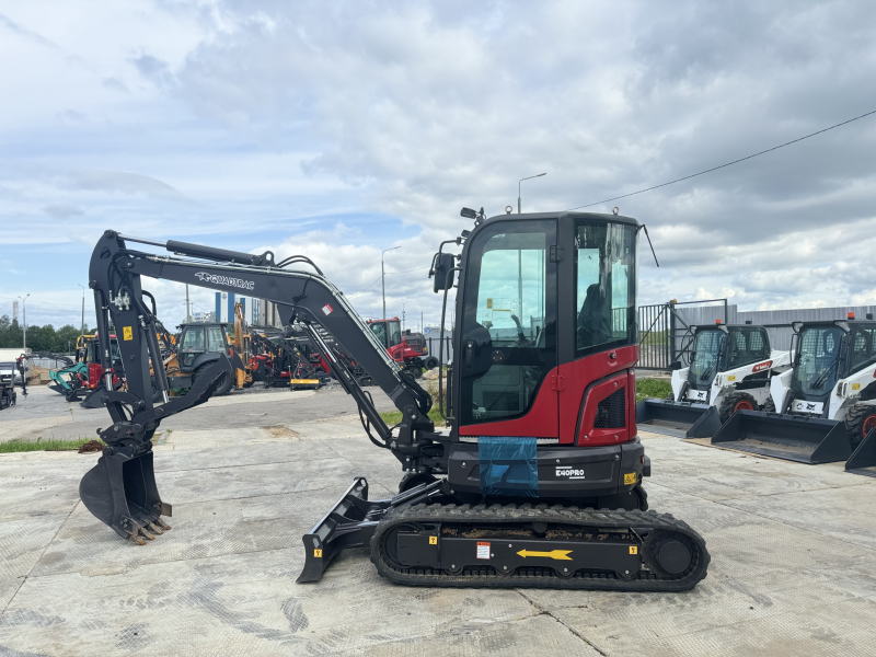 Мини-экскаватор QUADTRAC E40 PRO (4т, кабина, A/C, квикаплер, бур, 3 ковша. Гидравлический прижим) HV Market