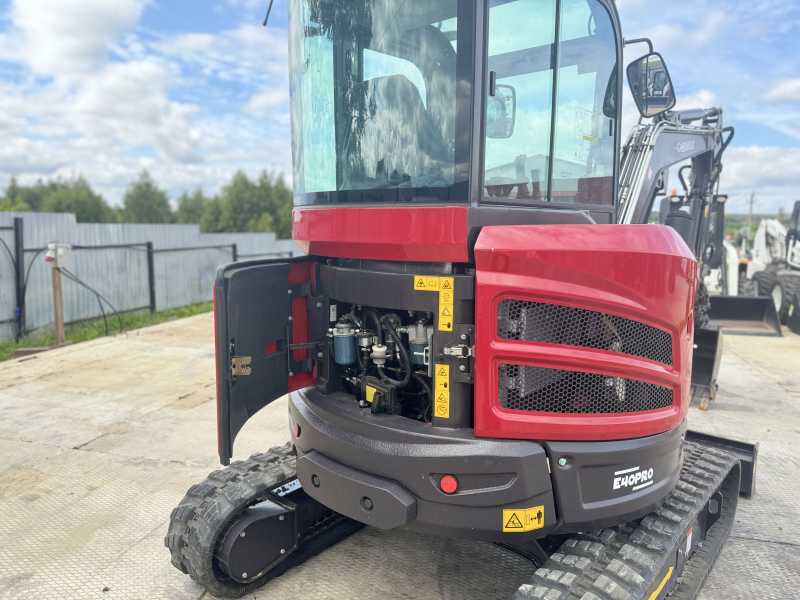 Мини-экскаватор QUADTRAC E40 PRO (4т, кабина, A/C, квикаплер, бур, 3 ковша. Гидравлический прижим) HV Market