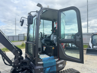 Мини-экскаватор QUADTRAC E40 PRO (4т, кабина, A/C, квикаплер, бур, 3 ковша. Гидравлический прижим) HV Market