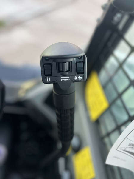 Мини-погрузчик BOBCAT S530 (Г/п 860 кг) HV Market