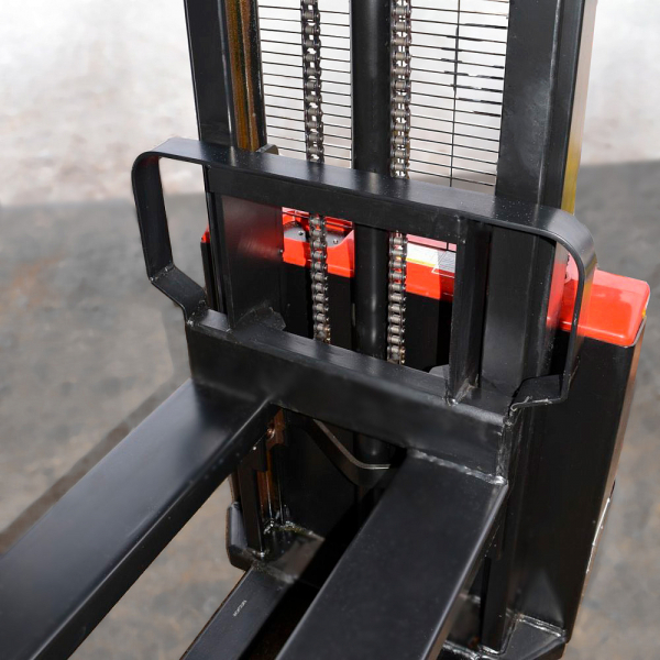 Самоходный штабелер OXLIFT AX12 2500 мм 1200 кг HV Market