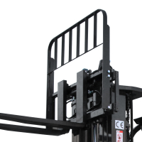 Электрический погрузчик YETT CPD15-A3H4-M-ZSM480-SS HV Market