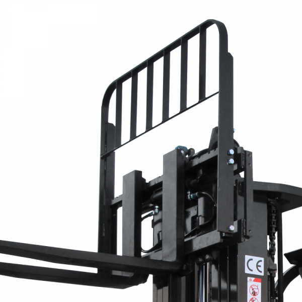 Электрический погрузчик YETT CPD30-A3H4-M-M300-3W HV Market